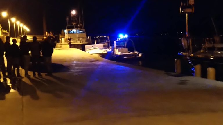 Εντοπισμός και κατάσχεση ύποπτου σκάφους για μεταφορά μεταναστών στη Λευκάδα