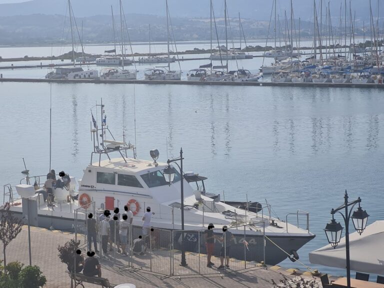 Εντοπίστηκε σκάφος με μετανάστες