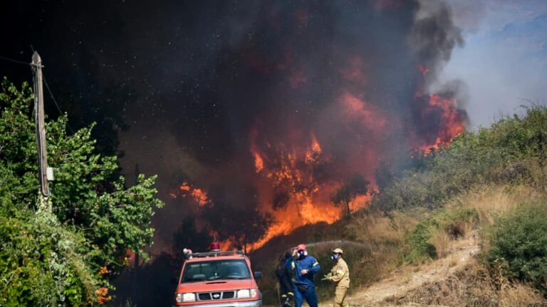 Μεγάλη φωτιά στο Δήμο Ακτιου Βόνιτσας