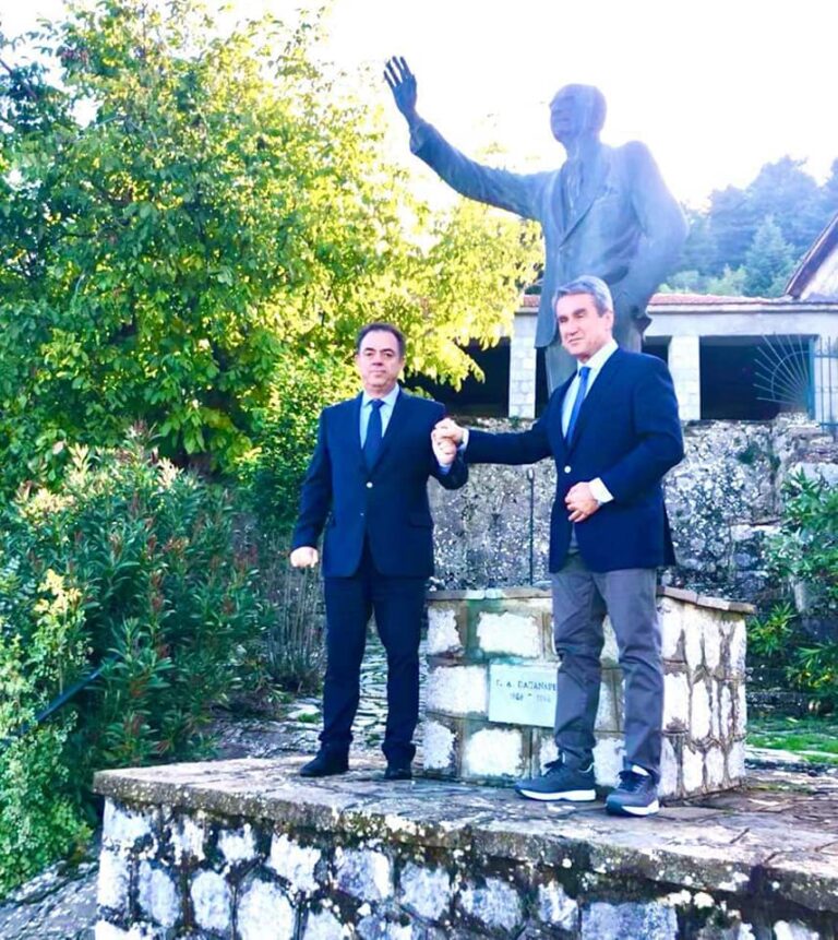 40 χρόνια συμπληρώνονται σήμερα από το «ραντεβού» του ΠΑΣΟΚ με την ιστορία