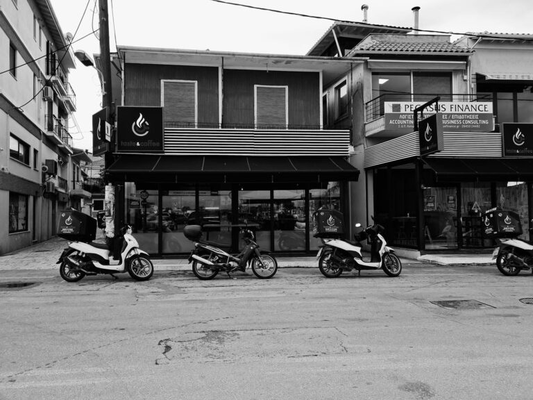 Η Λευκάδα συμμετέχει στη απεργία της ΠΟΕΣΕ. Κλειστά καφέ μπαρ & εστιατόρια