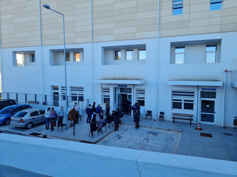 Όλο και πληθαίνουν τα ραντεβού στo εμβολιαστικό κέντρο Λευκάδας