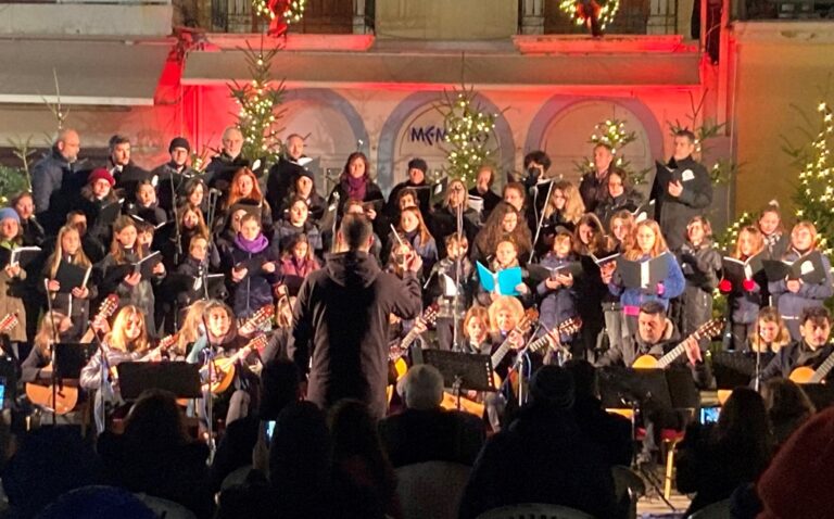 «Ορφέας» Λευκάδας – Όλη η μαγεία των Χριστουγέννων επί σκηνής