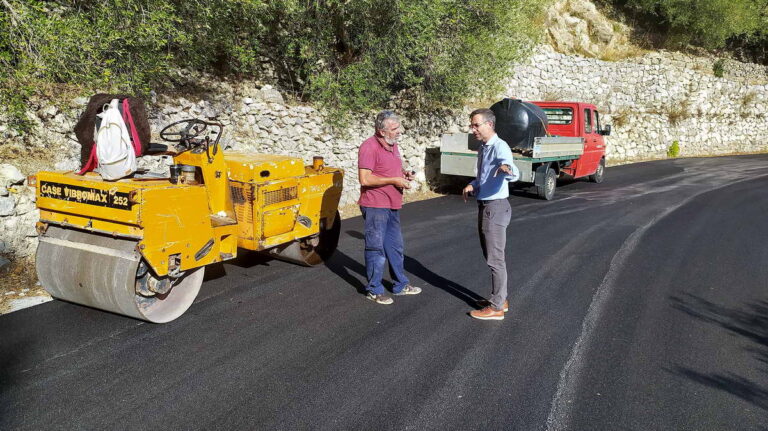 Νέοι ασφαλτοτάπητες σε Καρυά και Πηγαδησάνους