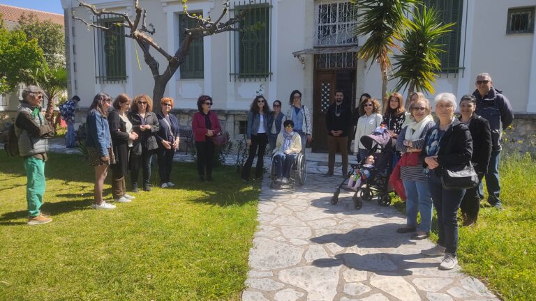       Με επιτυχία πραγματοποιήθηκε  το πρωί του Σαββάτου 22 Απριλίου 2023 «ο περίπατος βιβλίου» στην πόλη της Λευκάδας, που οργανώθηκε από τη Βιβλιοθήκη μας με κεντρικό πανελλήνιο  μήνυμα  «Διαβάζω & Αλλάζω»,στο πλαίσιο  γιορτασμού της  Ημέρας Βιβλίου, όπως έχει καθιερωθεί διεθνώς από την ΟΥΝΕΣΚΟ.
