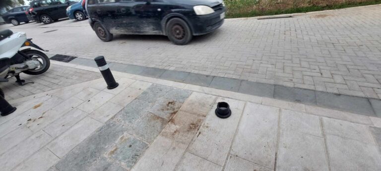 Καταστρέφεται το πολύκροτο έργο ανάπλασης της παραλίας πριν καν παραδοθεί στους δημότες