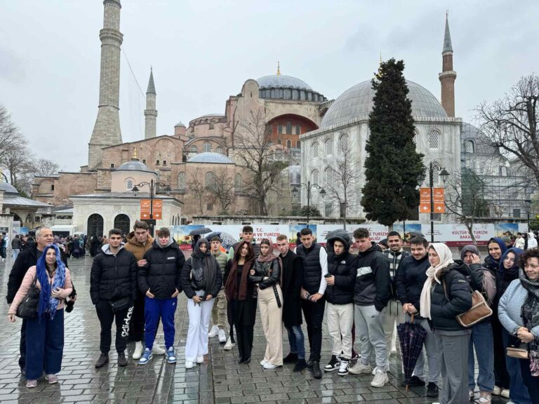 ΕΠΙΣΚΕΨΗ 1ου ΓΕΛ ΛΕΥΚΑΔΑΣ ΣΤΗΝ ΚΩΝΣΤΑΝΤΙΝΟΎΠΟΛΗ