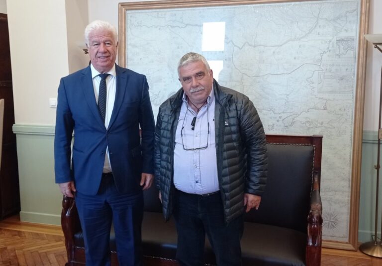 Συνάντηση Περιφερειάρχη με τον Πρόεδρο της Ελληνικής Συνομοσπονδίας Τουριστικών Καταλυμάτων