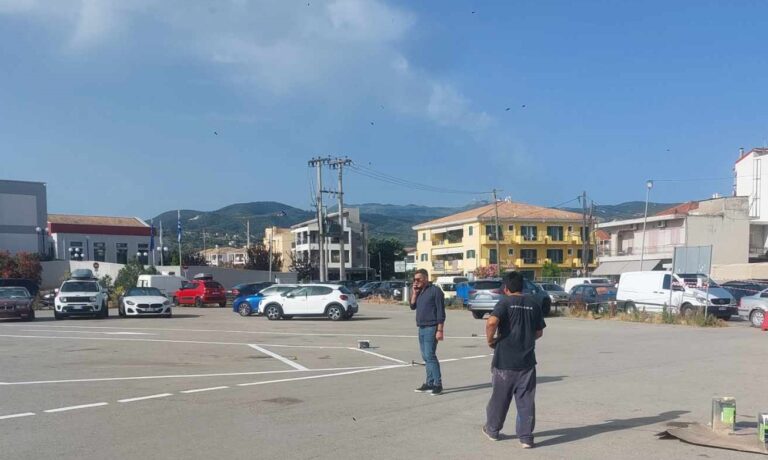 Φρεσκαρίστηκαν οι διαγραμμίσεις για την τάξη στη στάθμευση στο δημοτικό parking δίπλα στο διοικητήριο