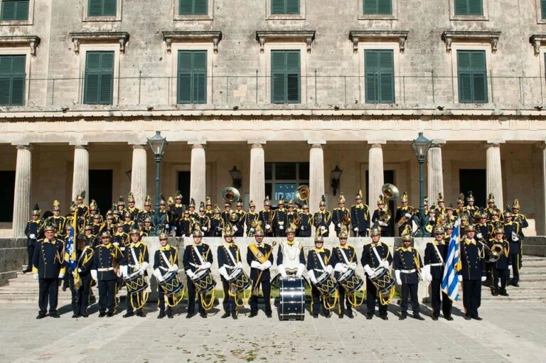 H ΦΙΛΑΡΜΟΝΙΚΗ ΕΤΑΙΡΙΑ ΛΕΥΚΑΔΟΣ EXEI ΓΕΝΕΘΛΙΑ ! ΚΛΕΙΝΕΙ 175 ΧΡΟΝΙΑ …