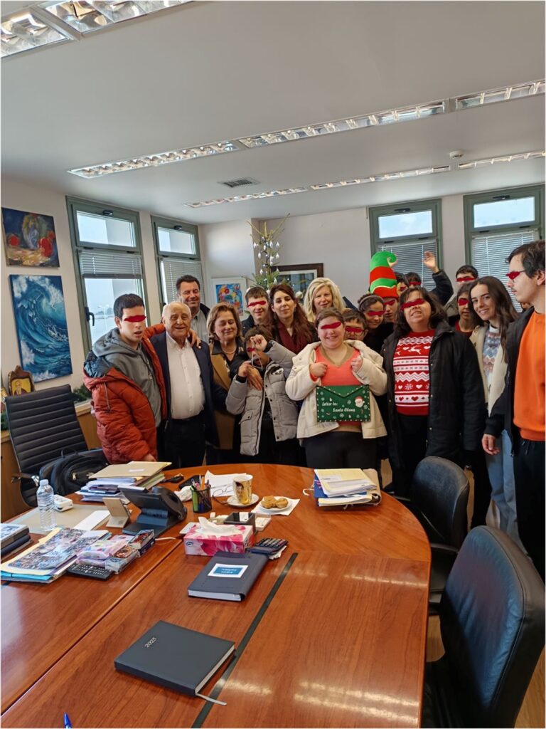 Έψαλαν τα κάλαντα στον Δήμαρχο Λευκάδας μαθητές του Ειδικού Σχολείου Λευκάδας