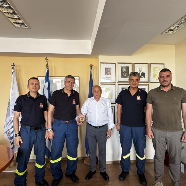Συνάντηση Δημάρχου Λευκάδας με τον Περιφερειακό Διοικητή Πυροσβεστικών Υπηρεσιών Ιονίων Νήσων