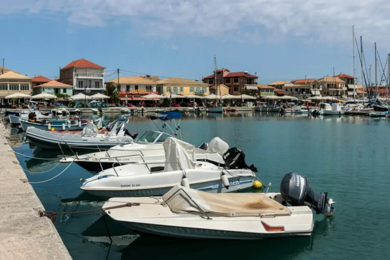 Λευκάδα: Πέντε άτομα ξυλοκόπησαν άγρια 56χρονο έξω από μπαρ – Νοσηλεύεται στο νοσοκομείο με σοβαρά τραύματα