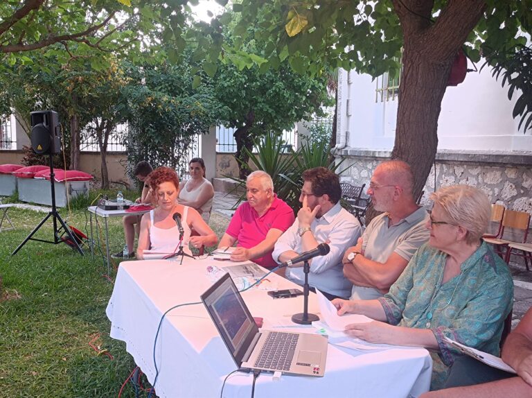Μετά από την πολύ επιτυχημένη εκδήλωση στην Αθήνα,  παρουσιάστηκε και στη Λευκάδα, το Σάββατο 27 Ιουνίου 2026,το βιβλίο  «Τριανέμι, 25 Μεγανησιώτικα ντοπιολαλήματα», του Αριστείδη Δάγλα,  που εκδόθηκε από  τη Βιβλιοθήκη μας.